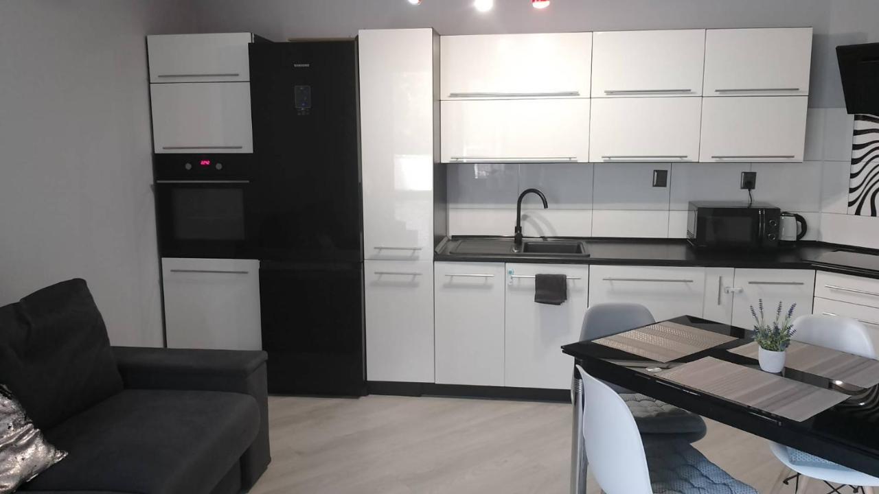 Apartament Zalesie Z Tarasem ลูบิน ภายนอก รูปภาพ